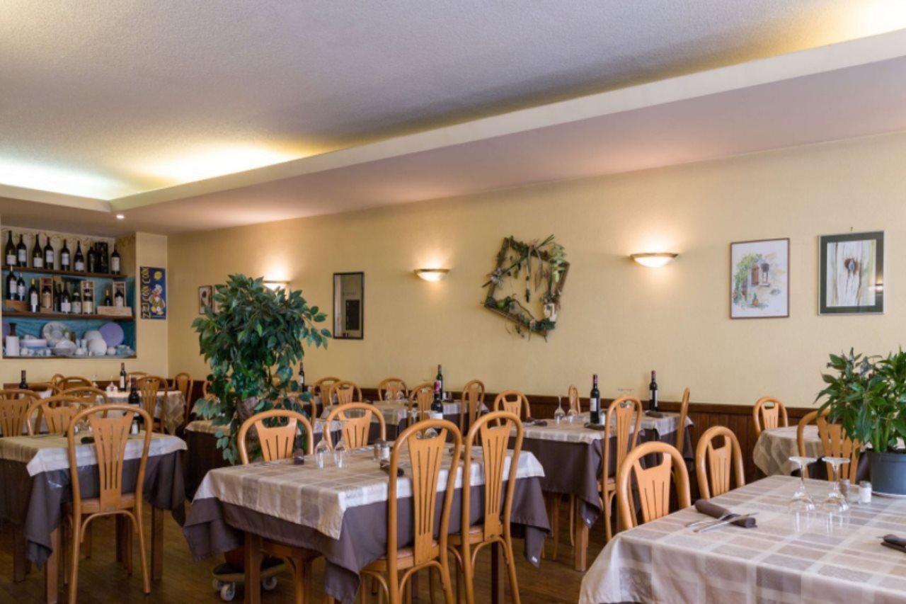 The Originals City, Hotel De France, Bessines-Sur-Gartempe Buitenkant foto