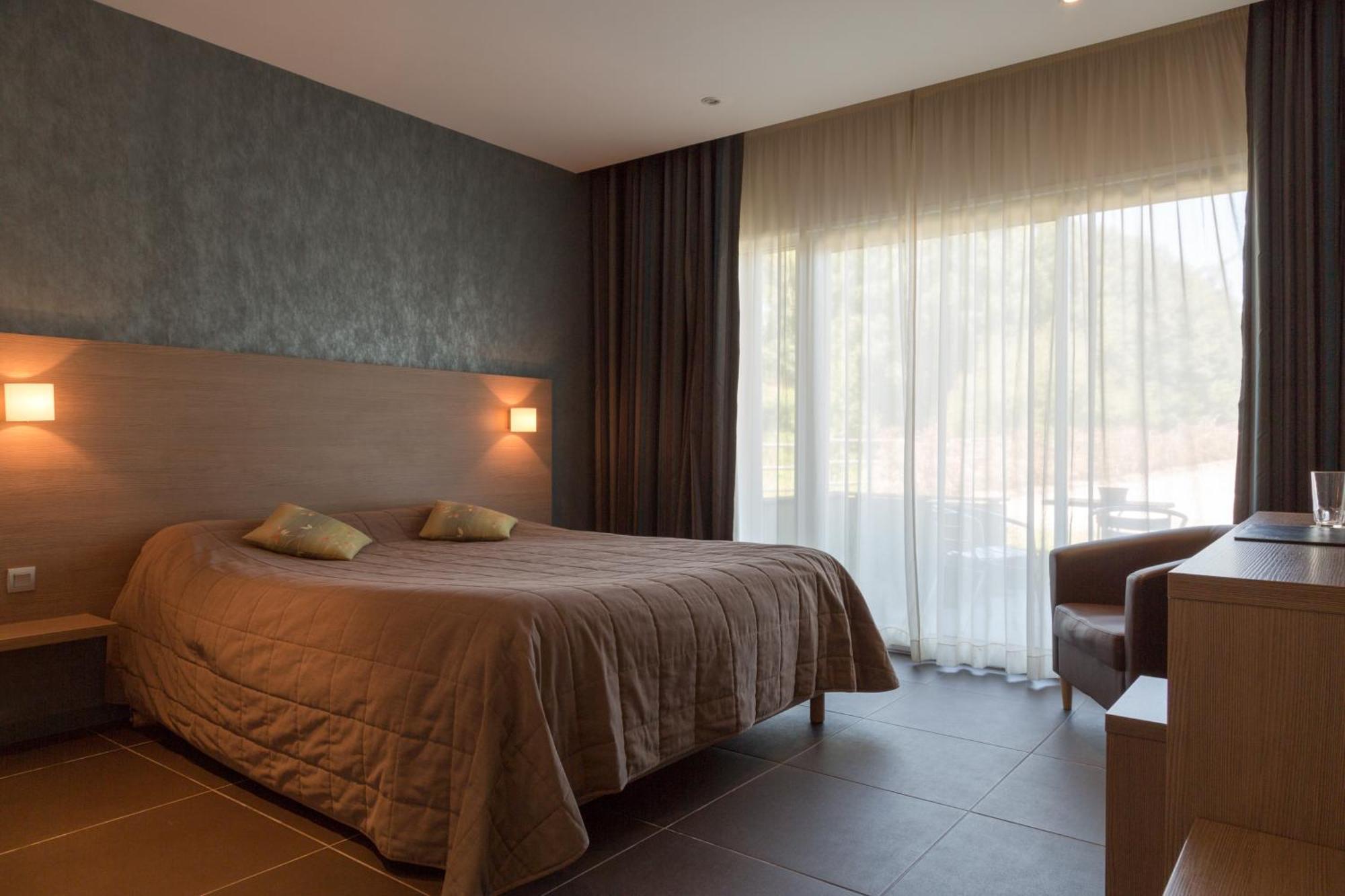 The Originals City, Hotel De France, Bessines-Sur-Gartempe Buitenkant foto