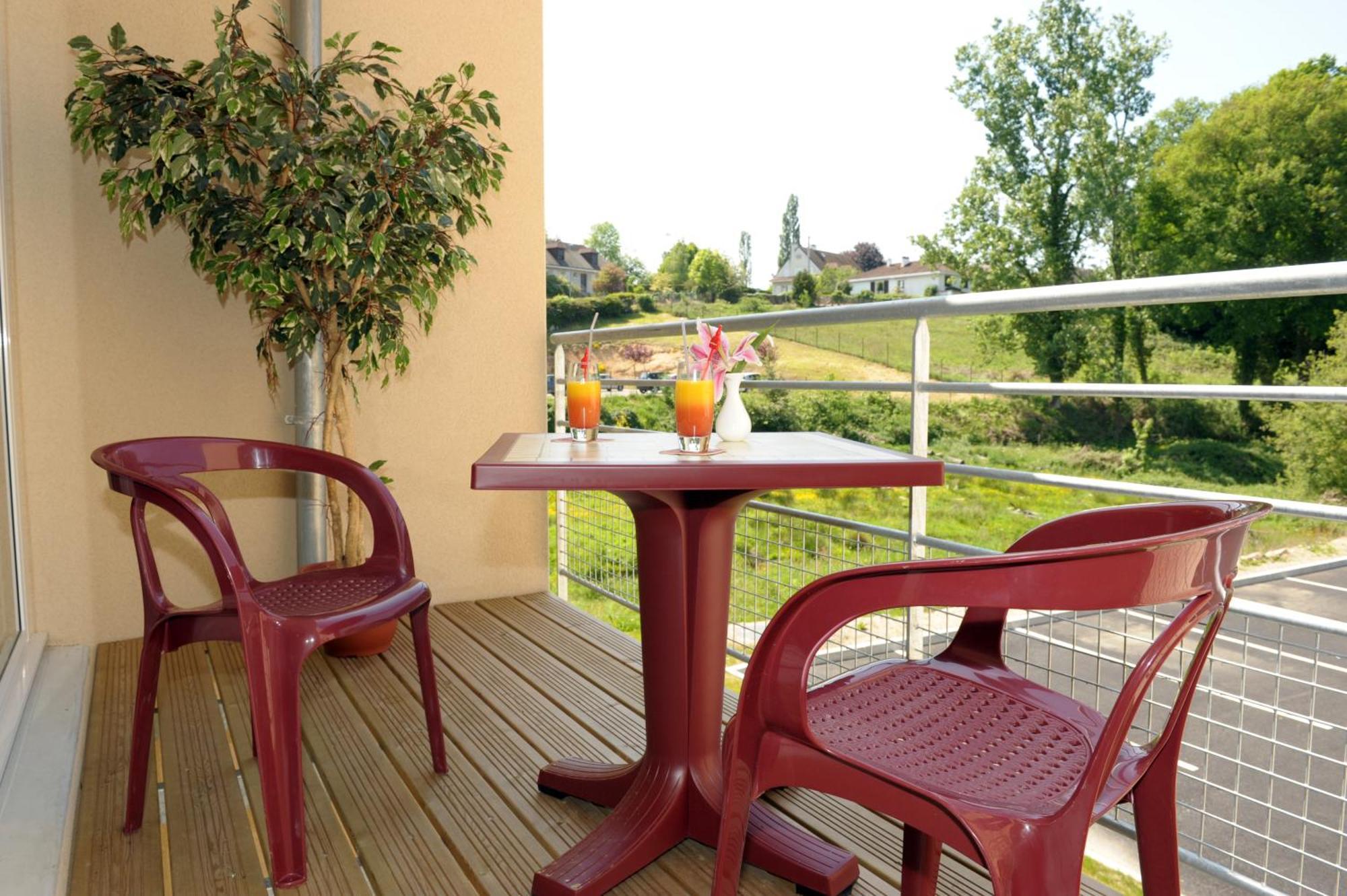 The Originals City, Hotel De France, Bessines-Sur-Gartempe Buitenkant foto